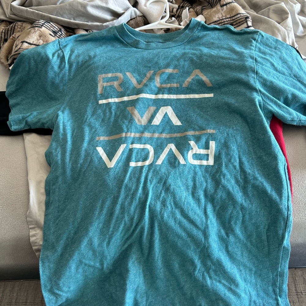 Rvca size L in decent condition